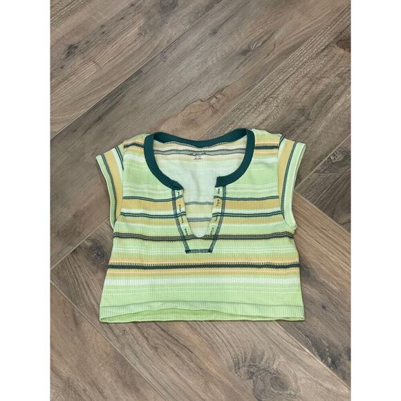 Out From Under Women’s Cropped V-neck Shirt Bundle (2). Tan/Green. M/L - Picture 5 of 7